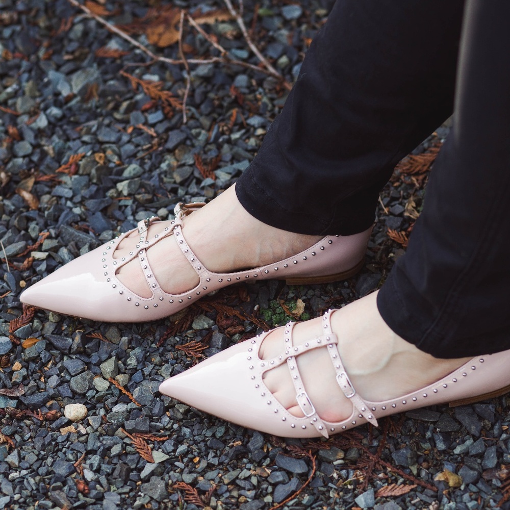 ⬇️ Givenchy 'Elegant Piper' Pointy Toe Flat - Picture 3 of 8